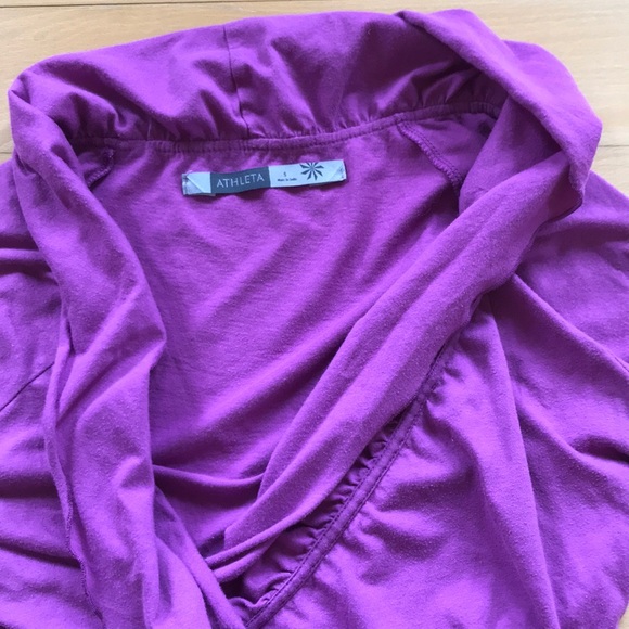 Athleta top never been worn - Picture 3 of 4